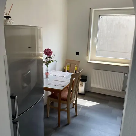 - Familienfreundliche Mit Garten Apartment *