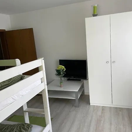- Familienfreundliche Mit Garten